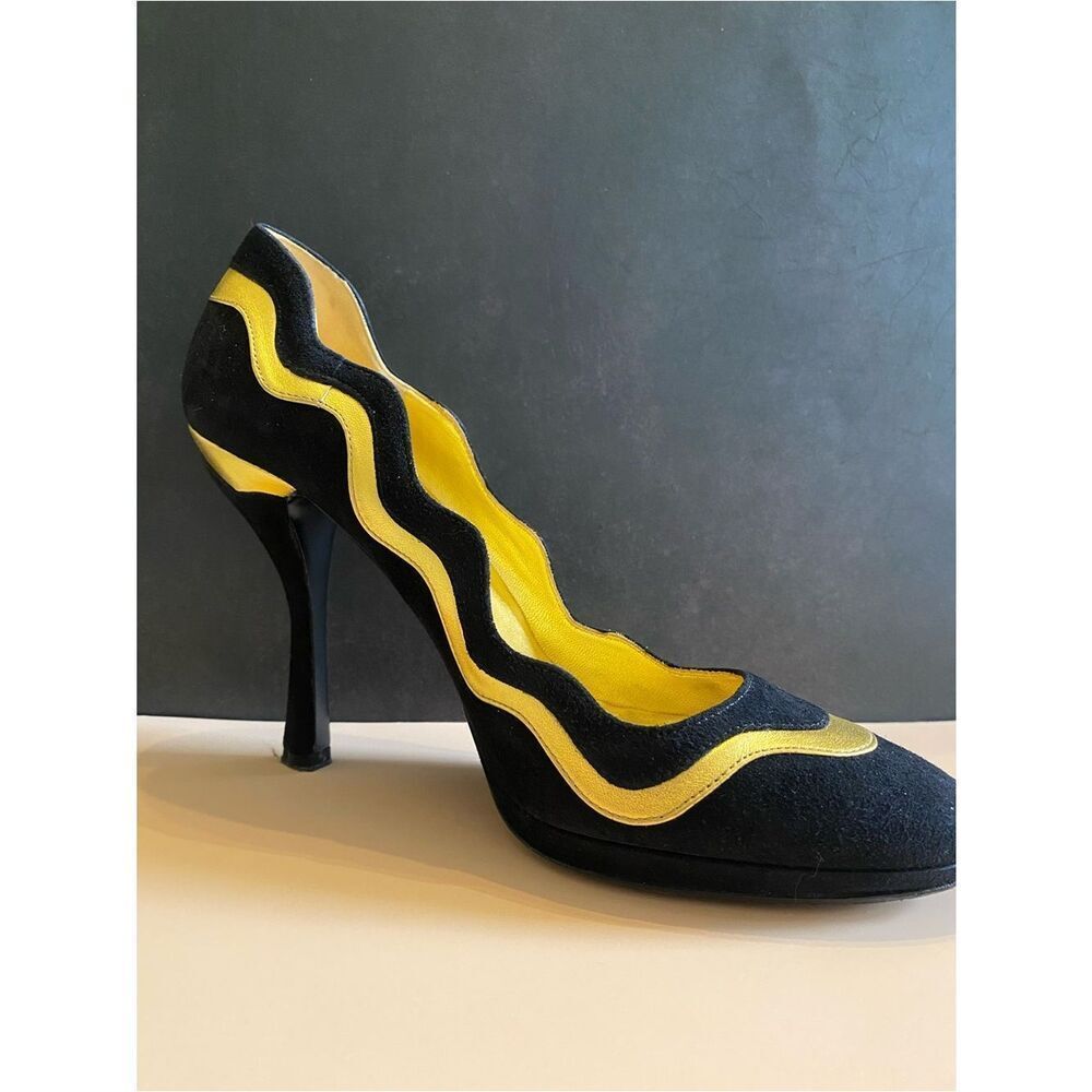 Prada 2008 Black and Gold Scalloped Wavy Heel w Box. Authentic - Picture 3 of 17